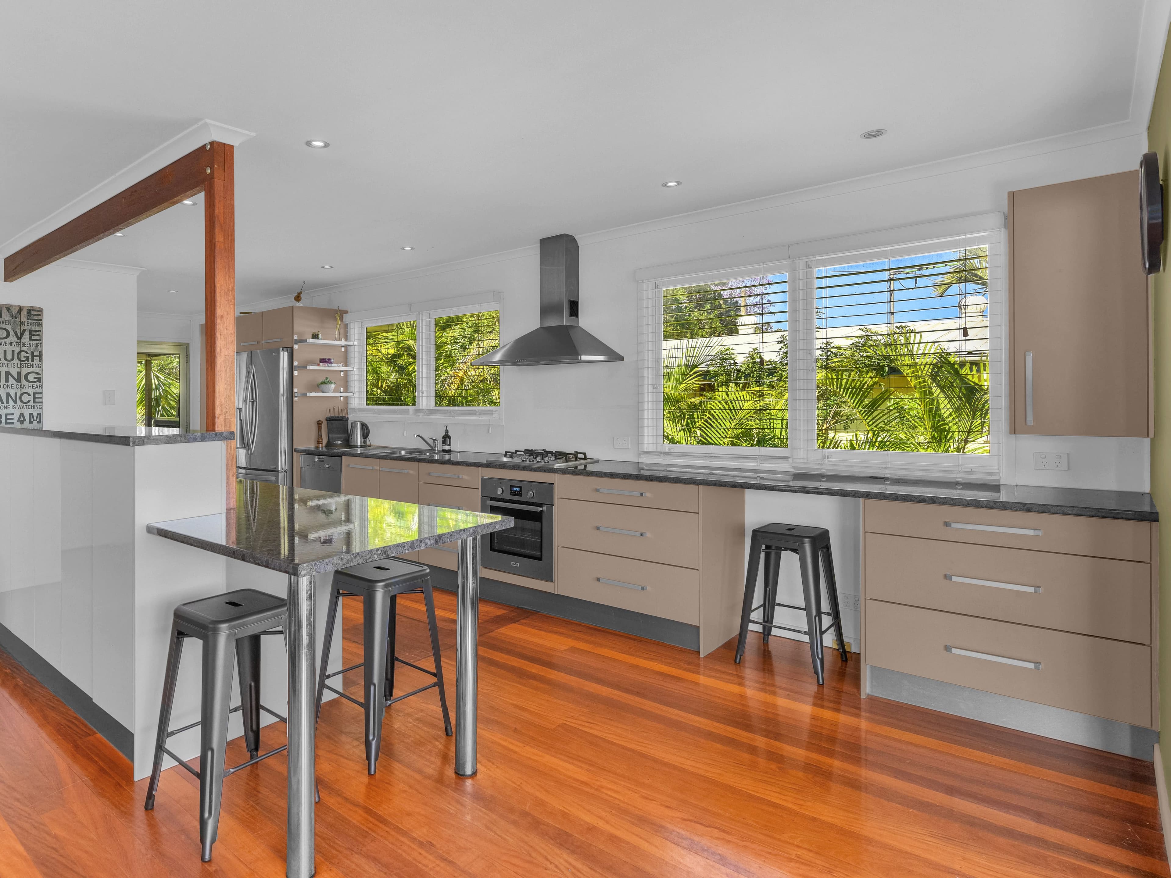 9 Sunbury Street, Geebung QLD 4034, Geebung - Thumbnail 2