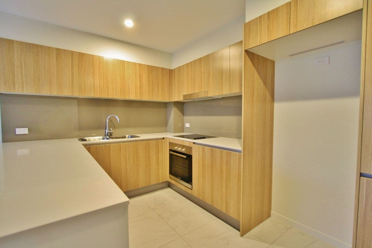 908 Logan Road, Holland Park QLD 4121, Holland Park - Thumbnail 3