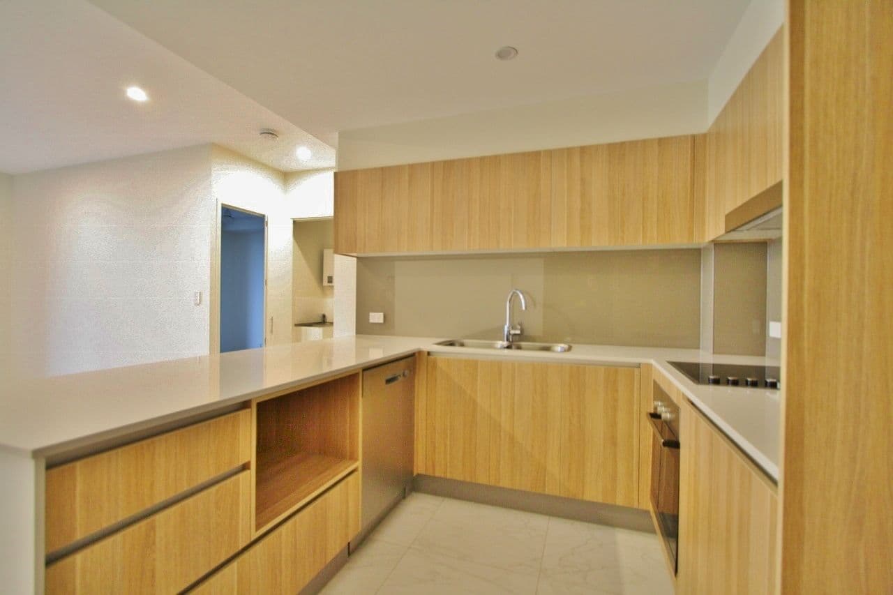 908 Logan Road, Holland Park QLD 4121, Holland Park - Thumbnail 4