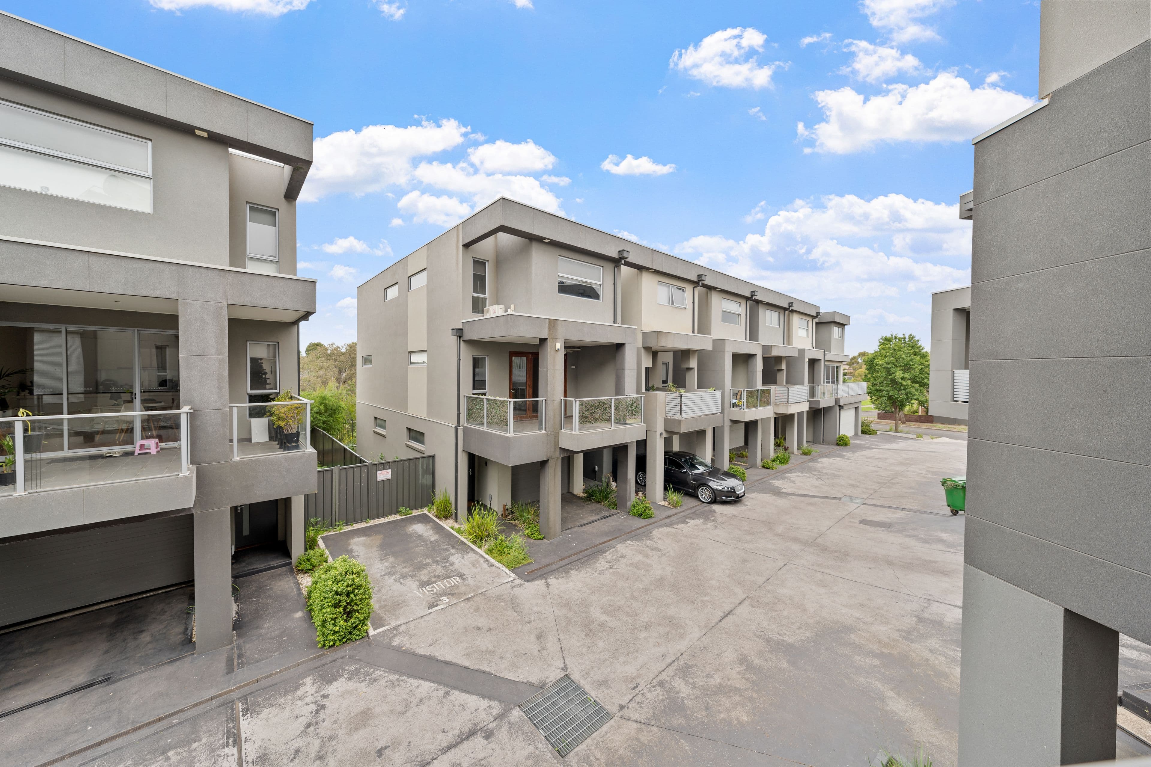 13 Greville Street, Caroline Springs VIC 3023, Caroline Springs - Thumbnail 2