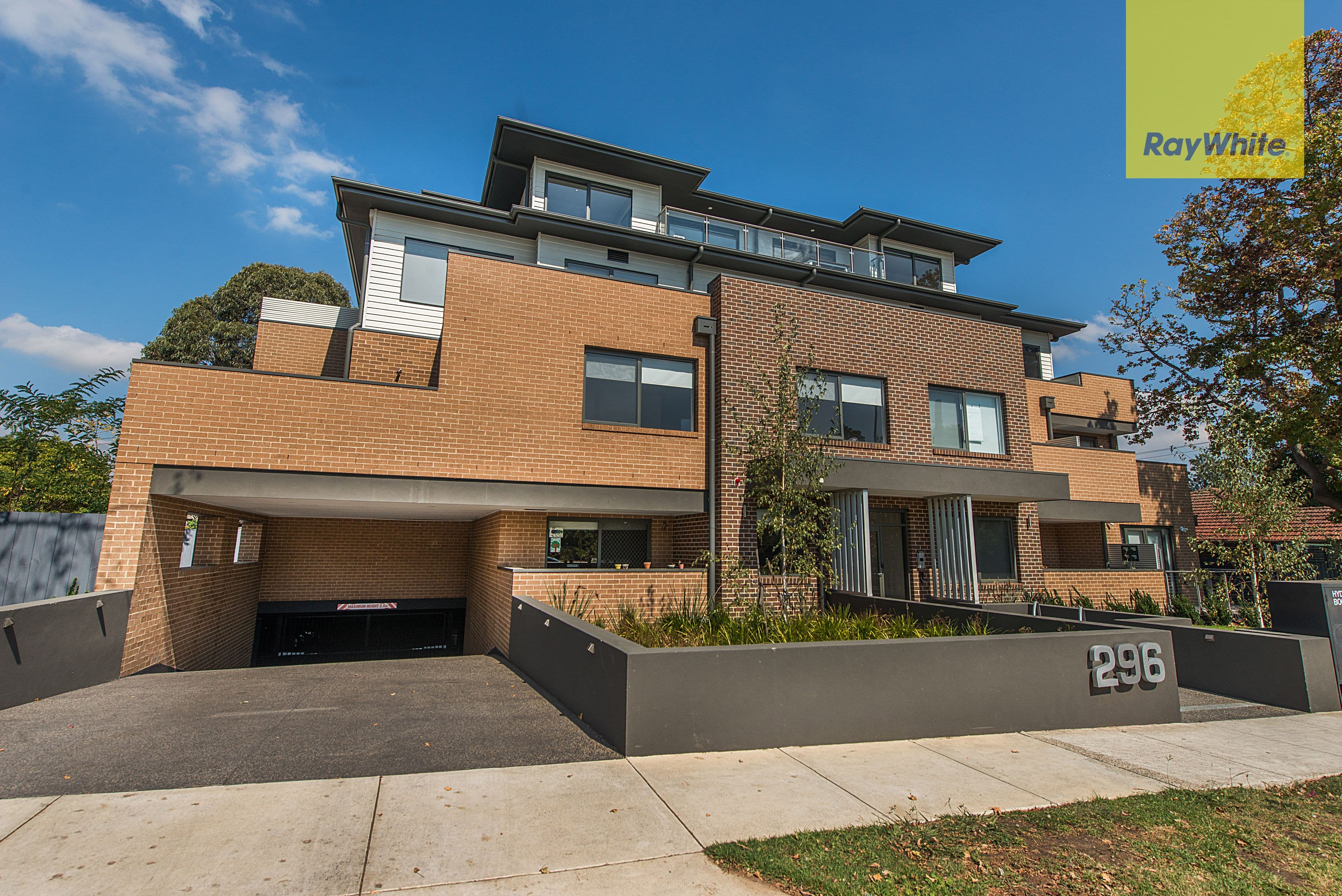 21 Streeton Crescent, Ivanhoe East, Ivanhoe East - Image 1