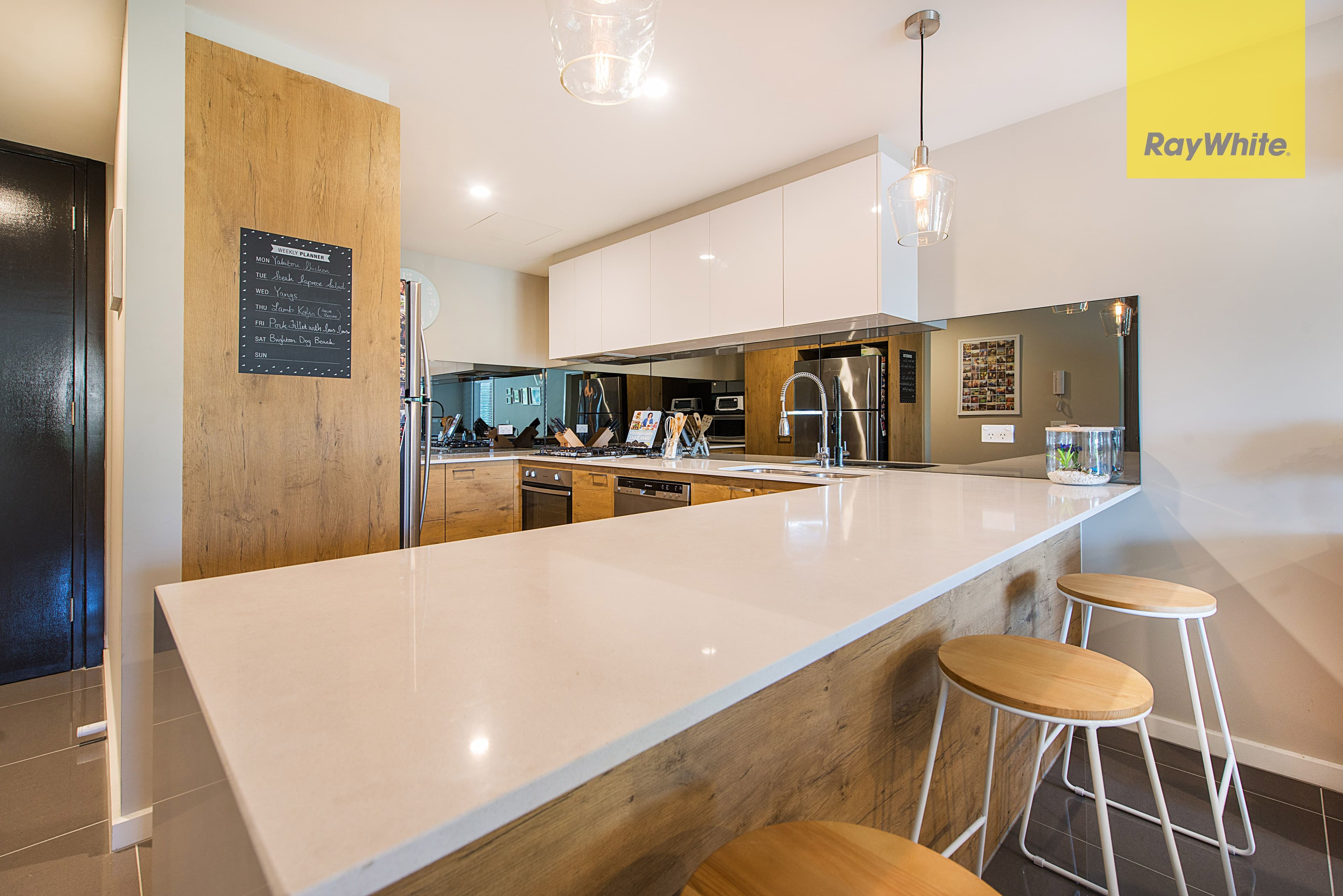 21 Streeton Crescent, Ivanhoe East, Ivanhoe East - Thumbnail 2