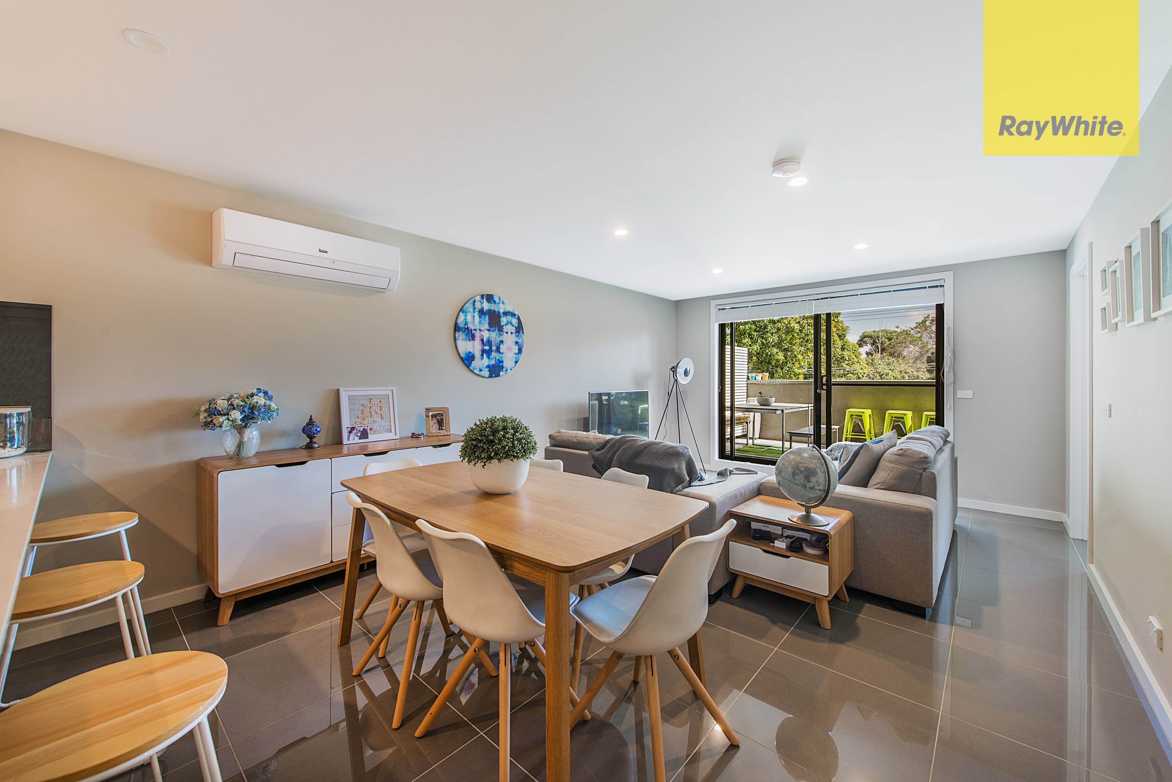 21 Streeton Crescent, Ivanhoe East, Ivanhoe East - Thumbnail 3