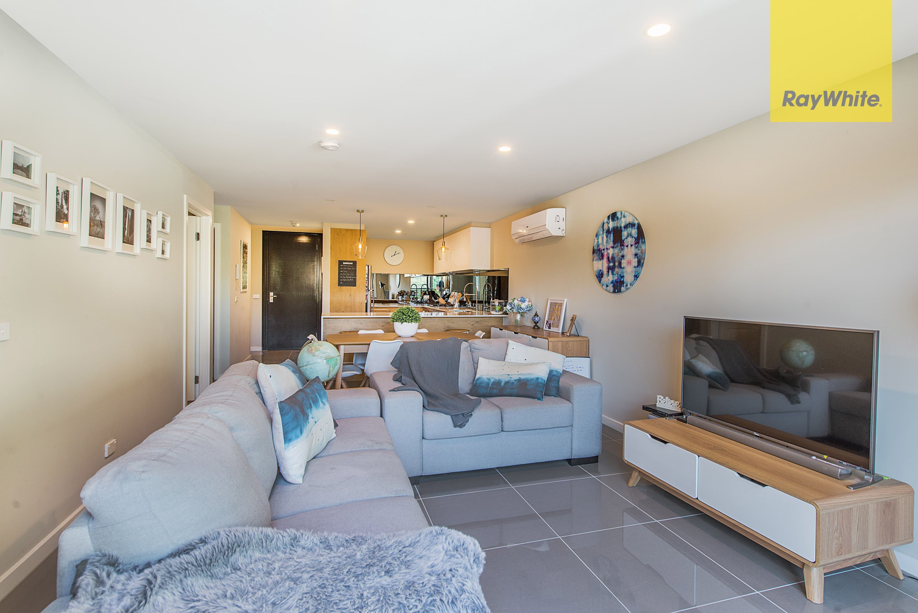 21 Streeton Crescent, Ivanhoe East, Ivanhoe East - Thumbnail 4