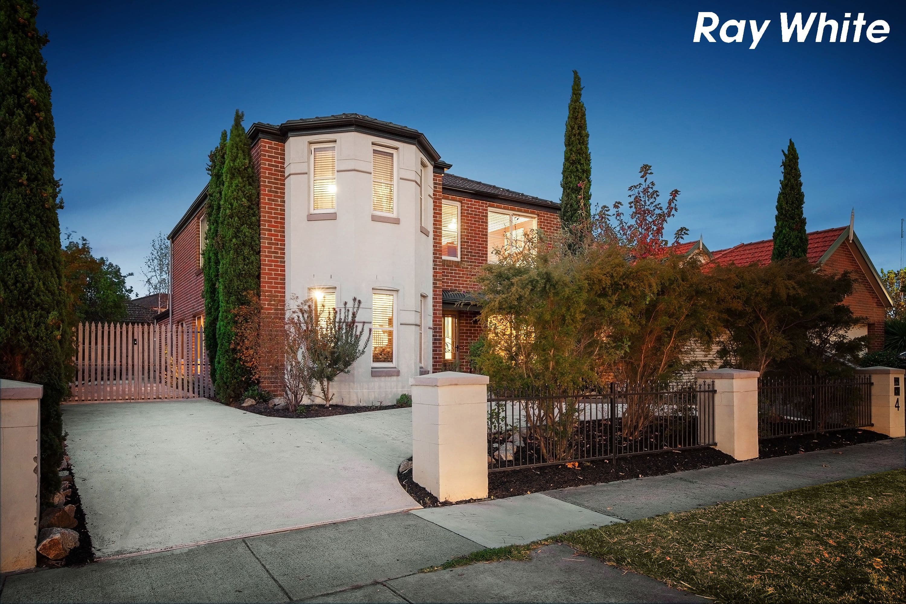 4 Livingstone Boulevard, Pakenham VIC 3810, Pakenham - Thumbnail 2