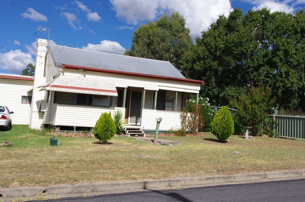 37 Mulligan Street, Inverell - Image 1