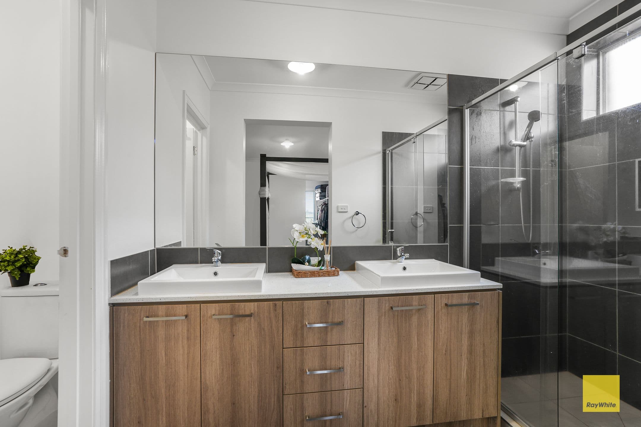 21 Fuchsia Drive, Rockbank VIC 3335, Rockbank - Thumbnail 6
