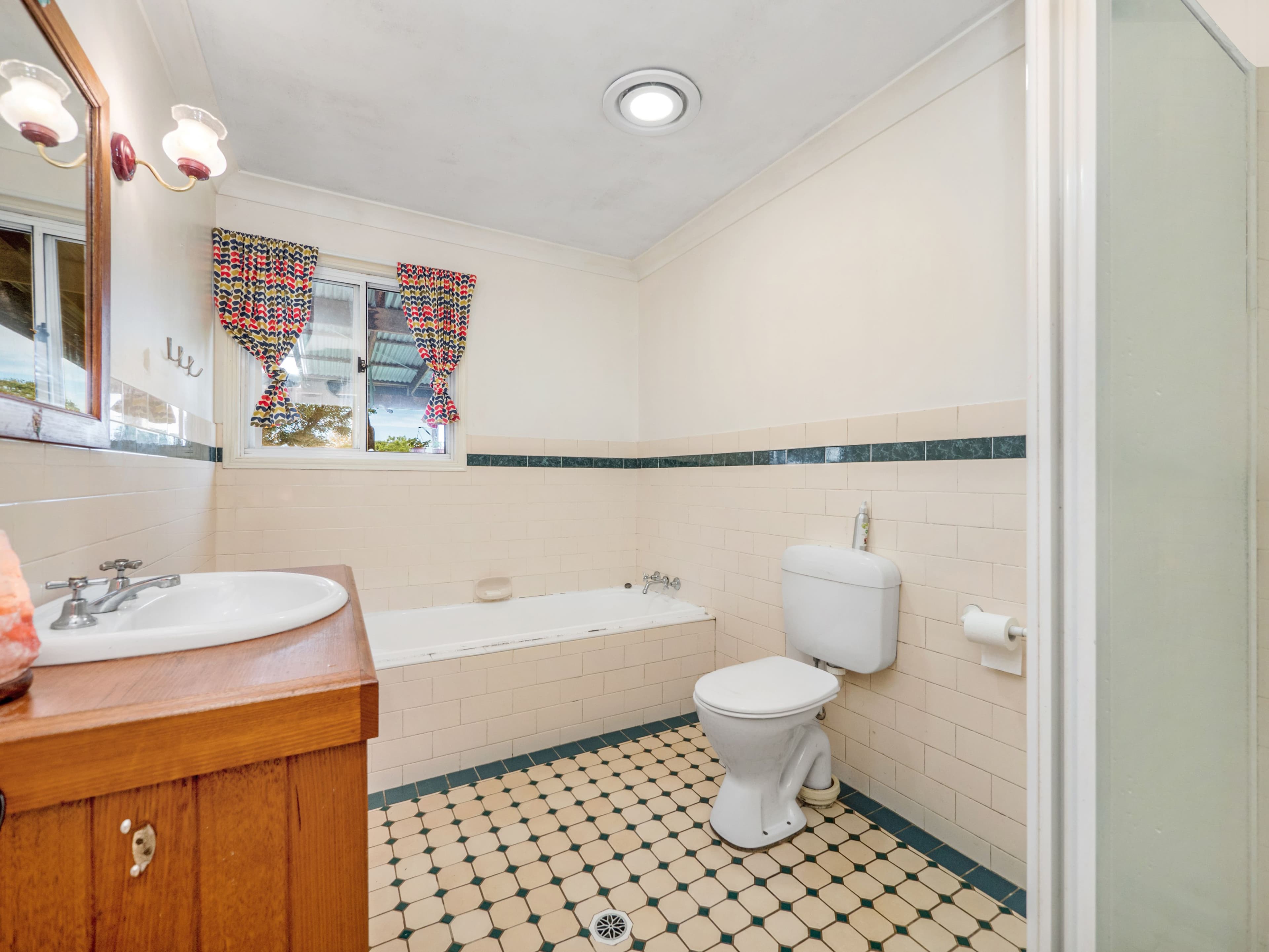 11 Henderson Place, Modanville - Thumbnail 7