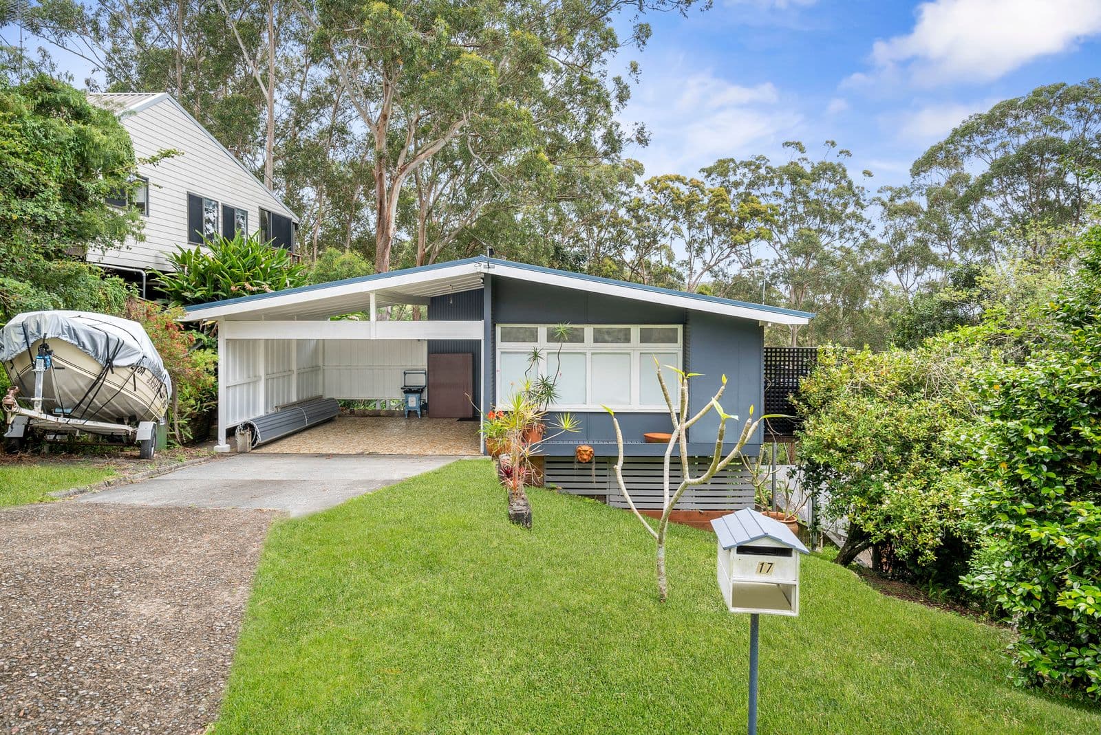 17 Domain Road, Currumbin QLD 4223, Currumbin - Thumbnail 2
