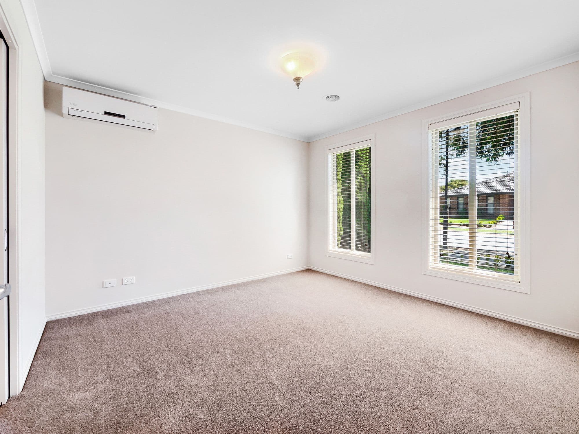 15 Yammerbook Way, Cranbourne East VIC 3977, Cranbourne East - Thumbnail 4