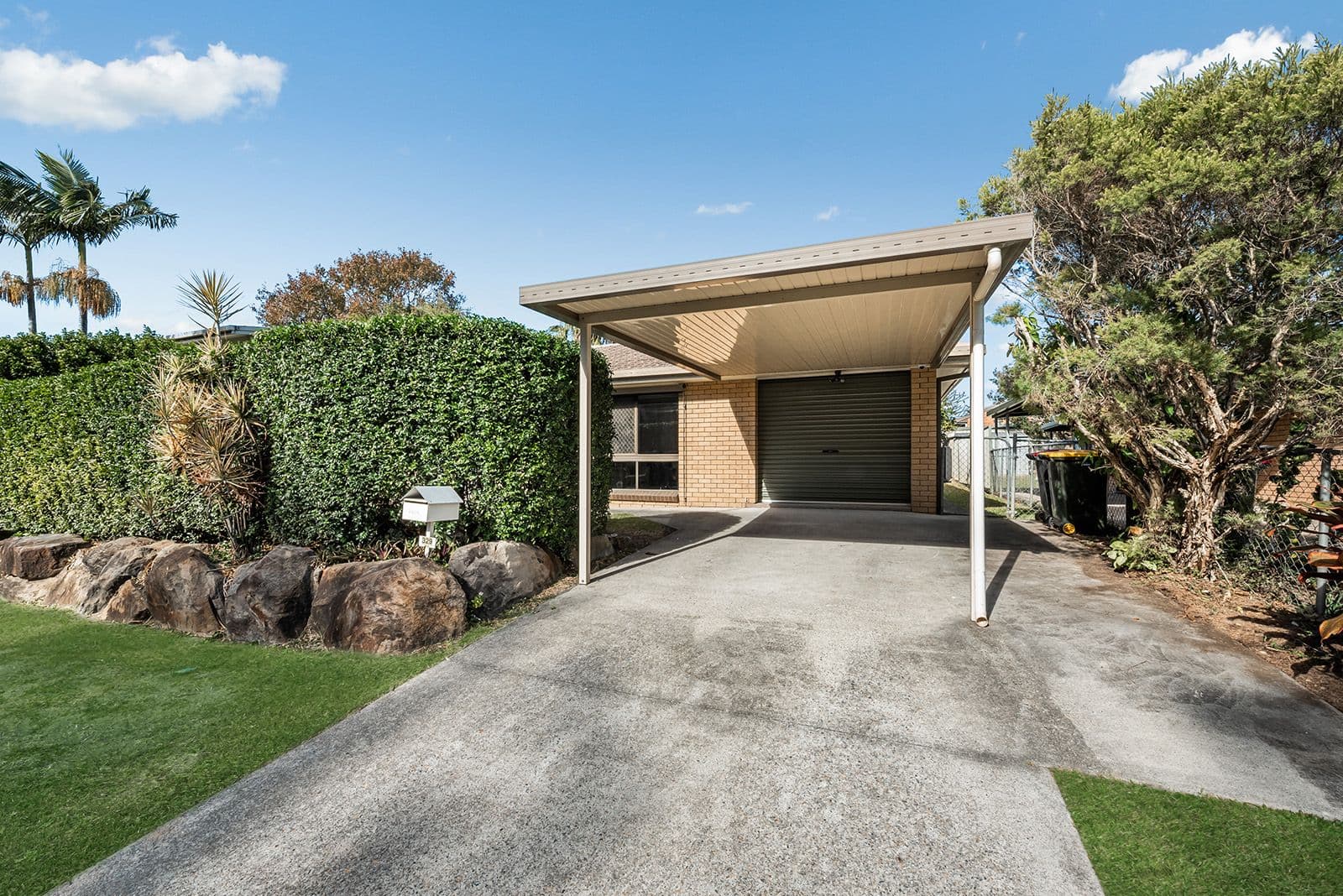 329 Cliveden Avenue, Oxley QLD 4075, Oxley - Thumbnail 2