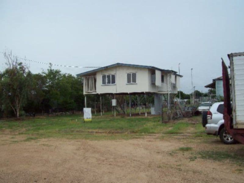 77 Brodie, HUGHENDEN QLD 4821, Hughenden - Thumbnail 3