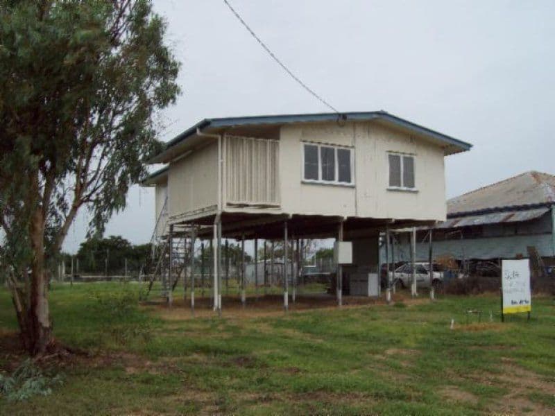 77 Brodie, HUGHENDEN QLD 4821, Hughenden - Thumbnail 4