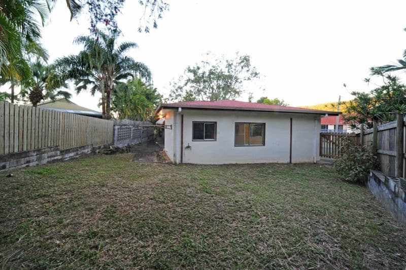 4 Pleasant Drive, CANNONVALE QLD 4802, Cannonvale - Thumbnail 5