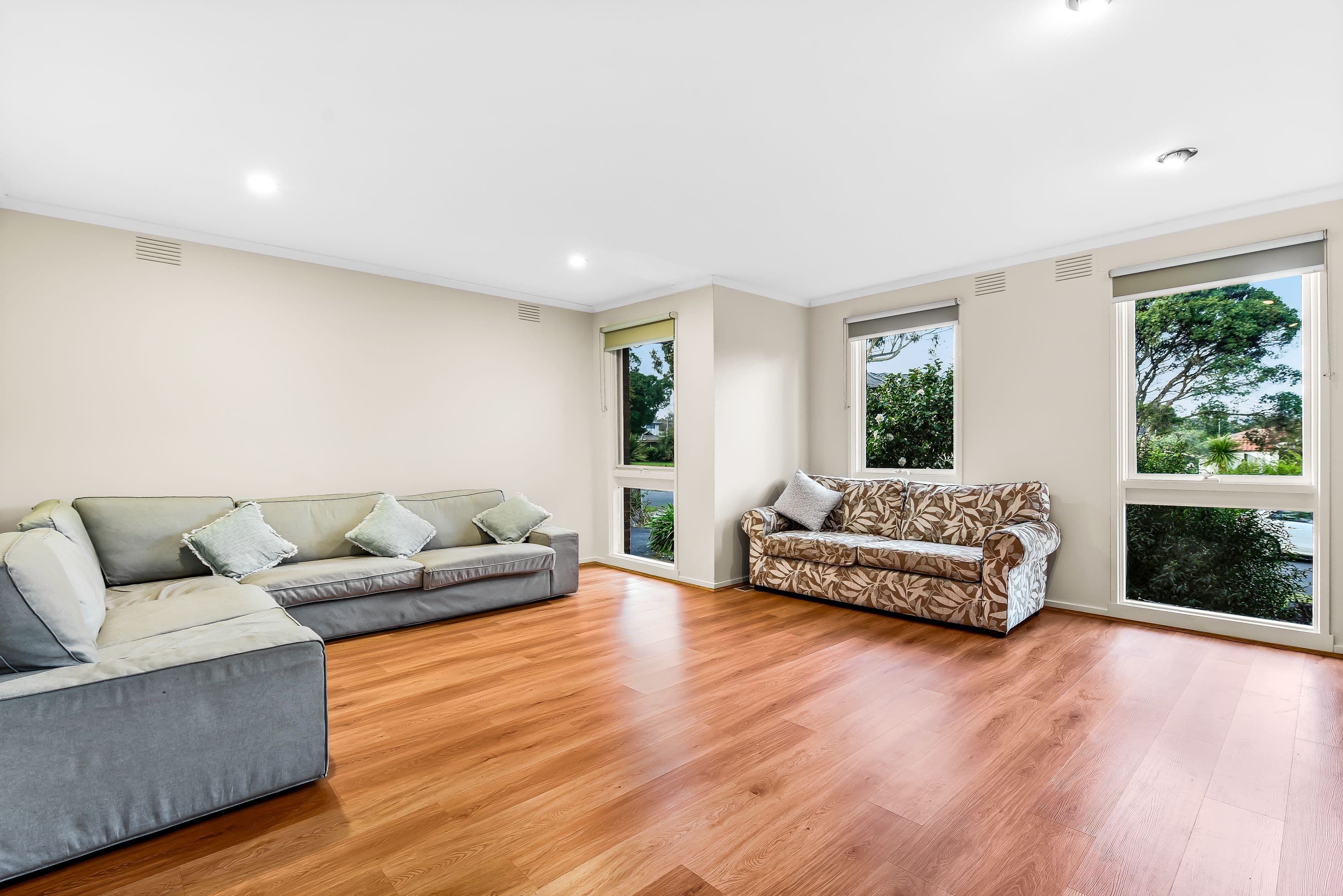9 Browning Drive, Glen Waverley VIC 3150, Glen Waverley - Thumbnail 2