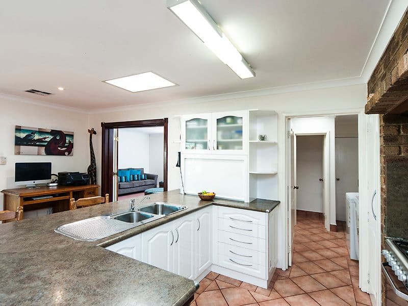 4 Greta Court, COOLOONGUP WA 6168, Cooloongup - Thumbnail 2