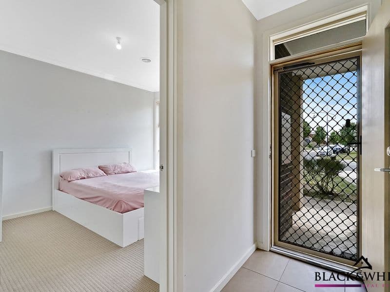17 Catania Avenue, Point Cook VIC 3030, Point Cook - Thumbnail 3
