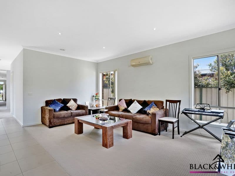 17 Catania Avenue, Point Cook VIC 3030, Point Cook - Thumbnail 4