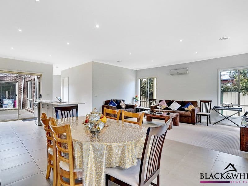 17 Catania Avenue, Point Cook VIC 3030, Point Cook - Thumbnail 7