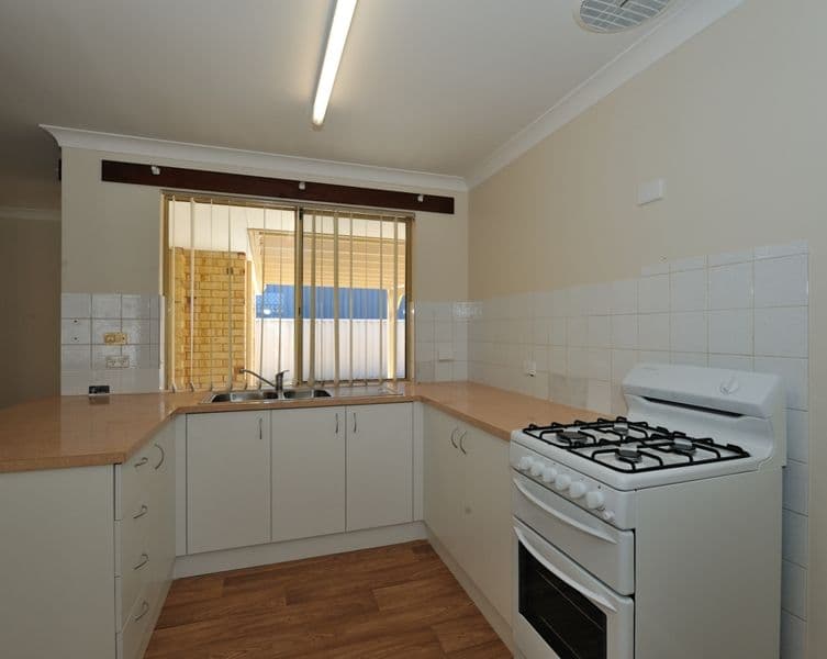 38 Kurrajong Road, SAFETY BAY WA 6169, Safety Bay - Thumbnail 3