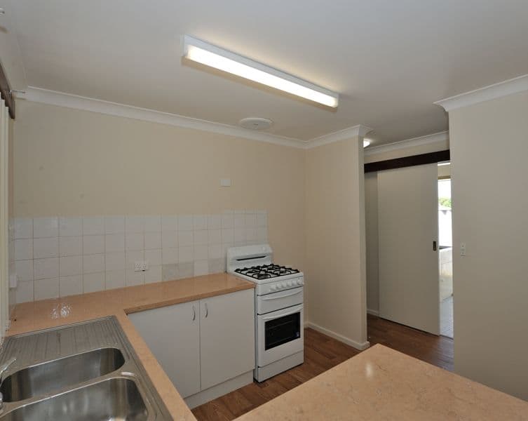 38 Kurrajong Road, SAFETY BAY WA 6169, Safety Bay - Thumbnail 8