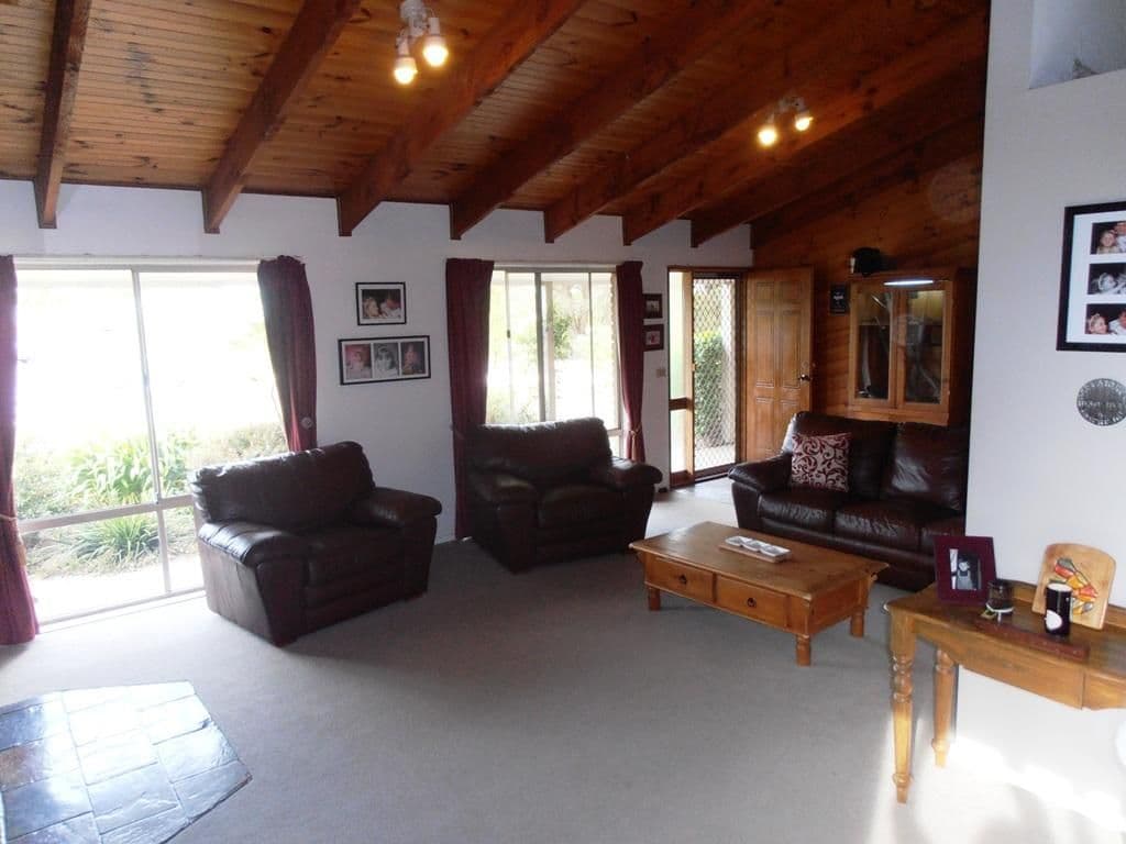 40 Coleraine Drive, ROMSEY VIC 3434, Romsey - Thumbnail 3