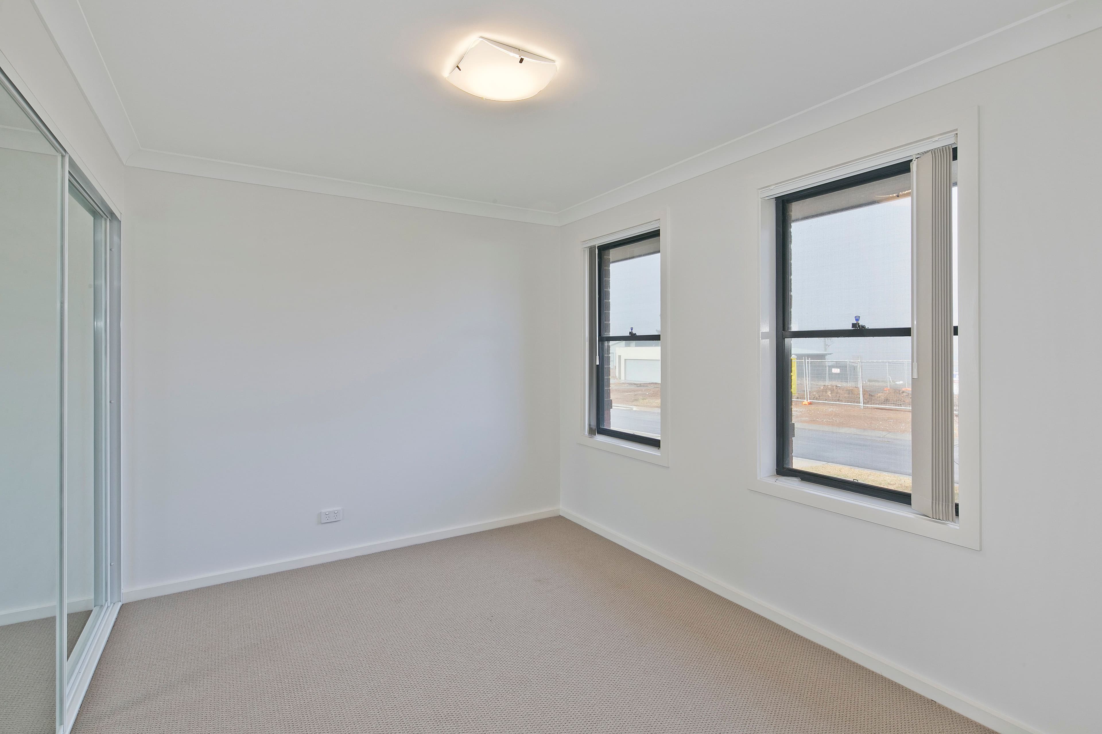 7 Huxtable Place, Goulburn - Thumbnail 2