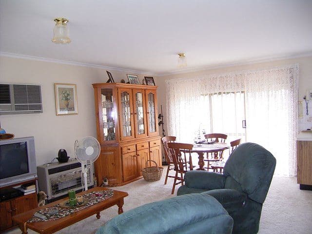 25 La Fontaine Avenue, LAVINGTON NSW 2641, Lavington - Thumbnail 3