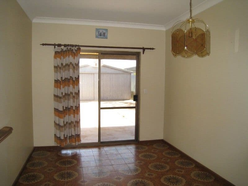 8 Allendale Street, BROKEN HILL NSW 2880, Broken Hill - Thumbnail 3
