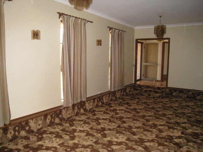 8 Allendale Street, BROKEN HILL NSW 2880, Broken Hill - Thumbnail 4