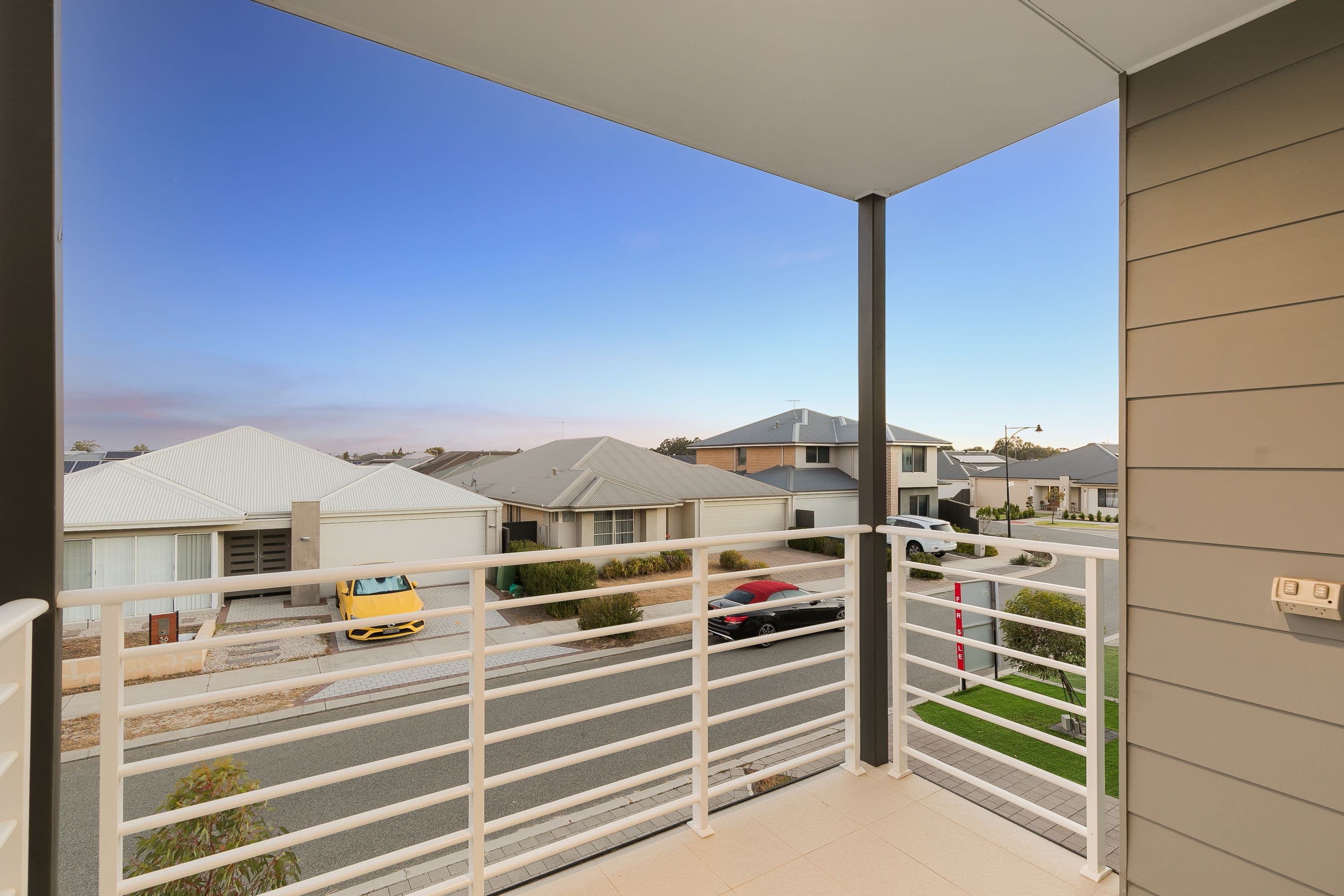 47 Wintergreen Crescent, TREEBY WA 6164, Treeby - Thumbnail 3