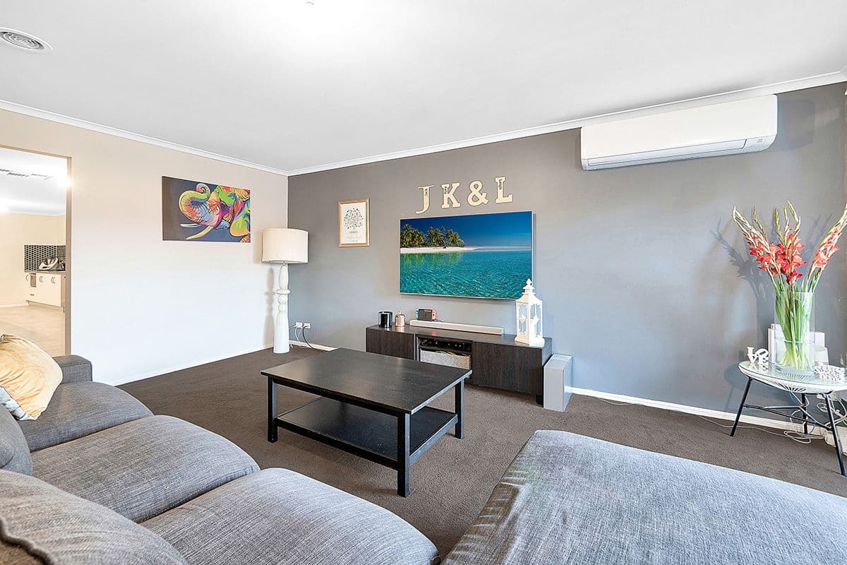 14 Dunferline Crescent, Cranbourne VIC 3977, Cranbourne - Thumbnail 4