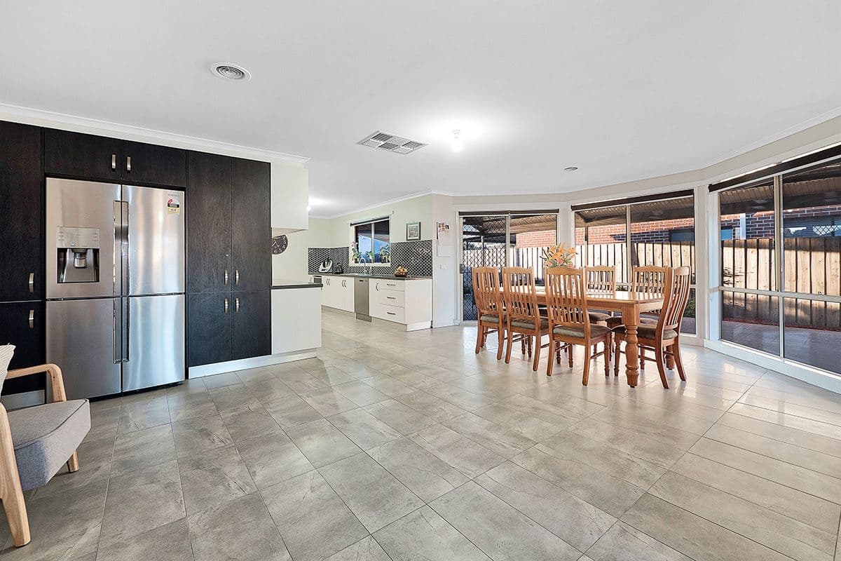 14 Dunferline Crescent, Cranbourne VIC 3977, Cranbourne - Thumbnail 6