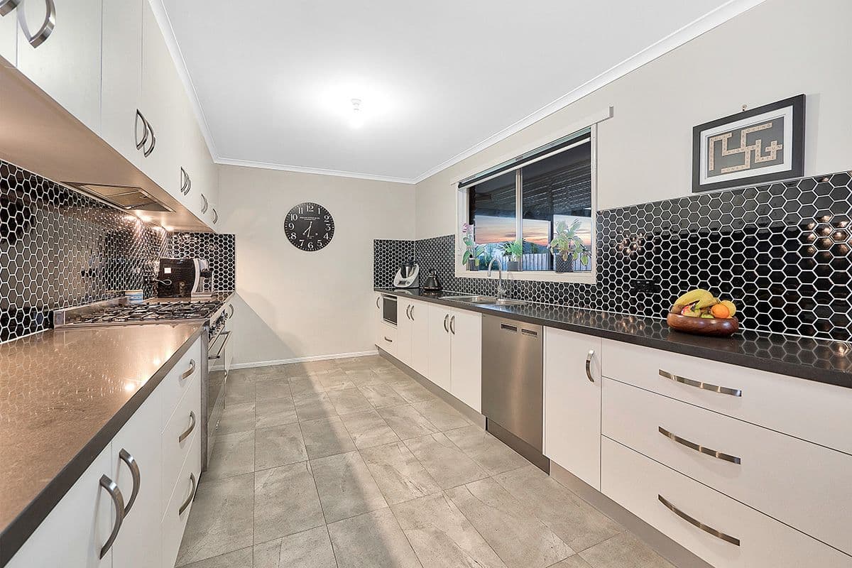 14 Dunferline Crescent, Cranbourne VIC 3977, Cranbourne - Thumbnail 8