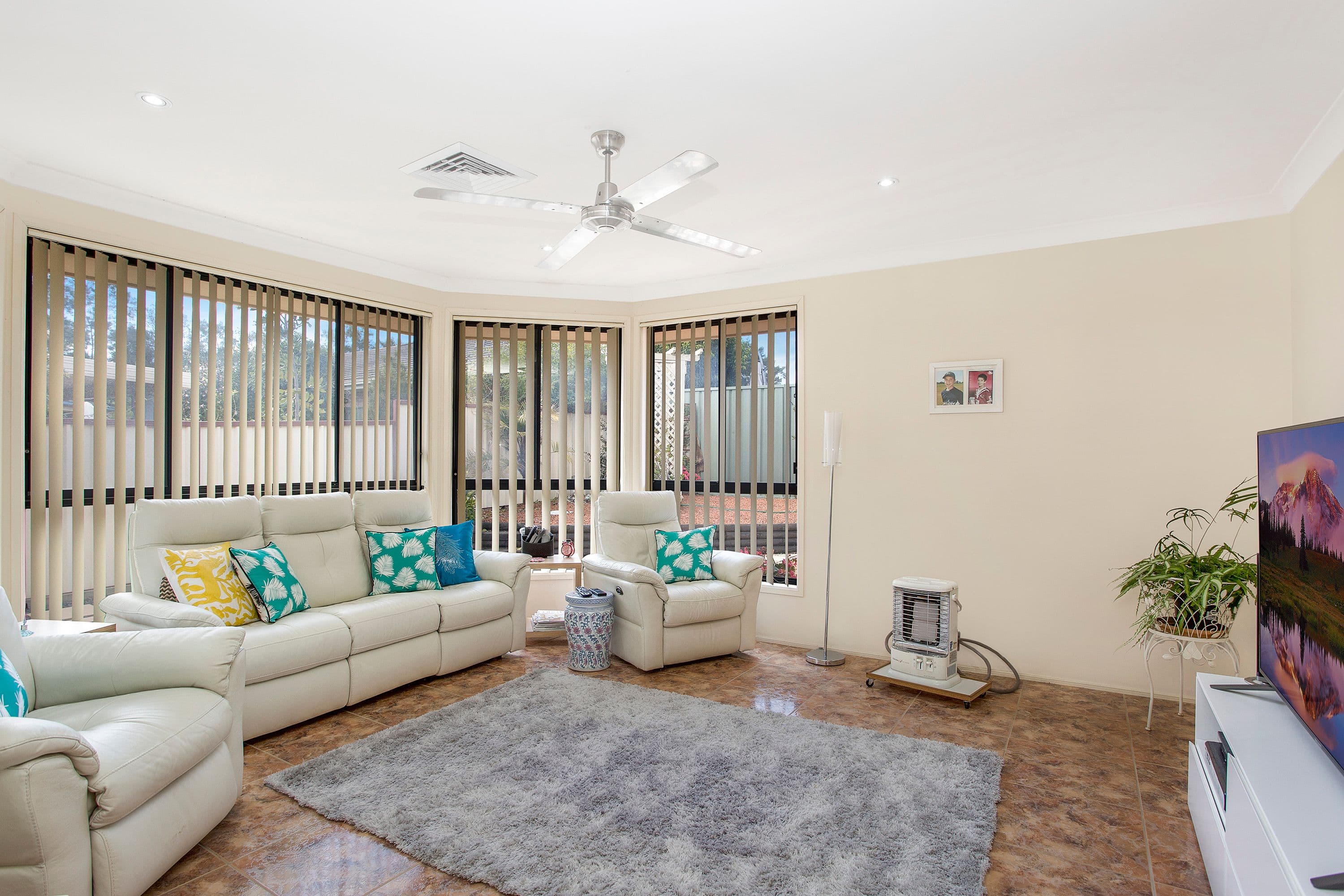 21 Skye Close, Hamlyn Terrace - Thumbnail 2