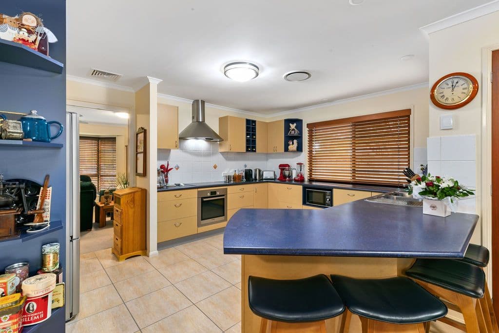 4 Walton Way, Wellington Point QLD 4160, Wellington Point - Thumbnail 2