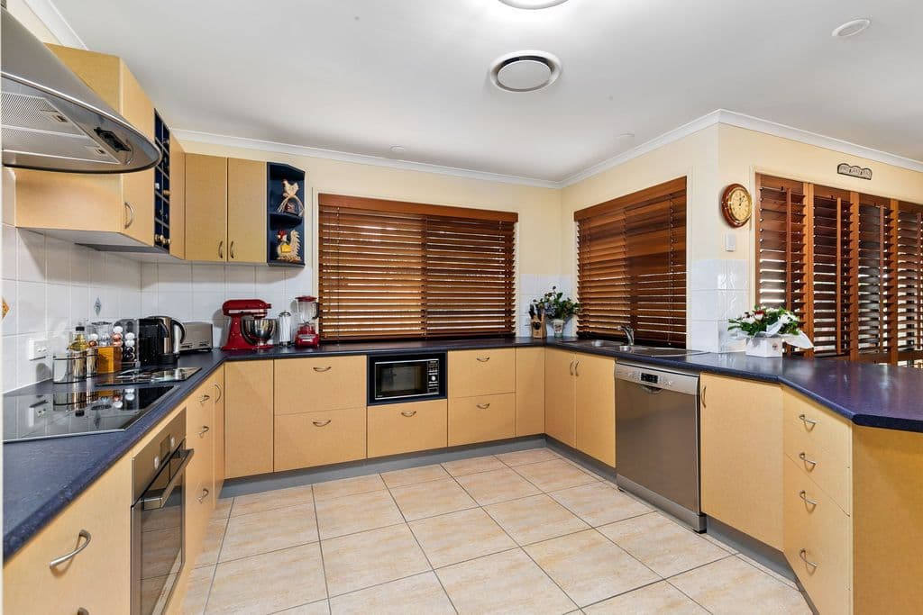 4 Walton Way, Wellington Point QLD 4160, Wellington Point - Thumbnail 4