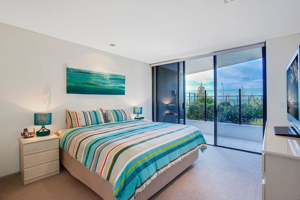 2 The Esplanade, BURLEIGH HEADS QLD 4220, Burleigh Heads - Thumbnail 2