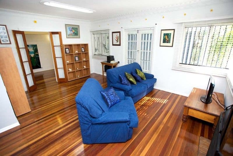 140 Marshall Road, HOLLAND PARK WEST QLD 4121, Holland Park West - Thumbnail 2