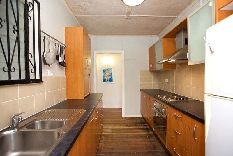 140 Marshall Road, HOLLAND PARK WEST QLD 4121, Holland Park West - Thumbnail 3