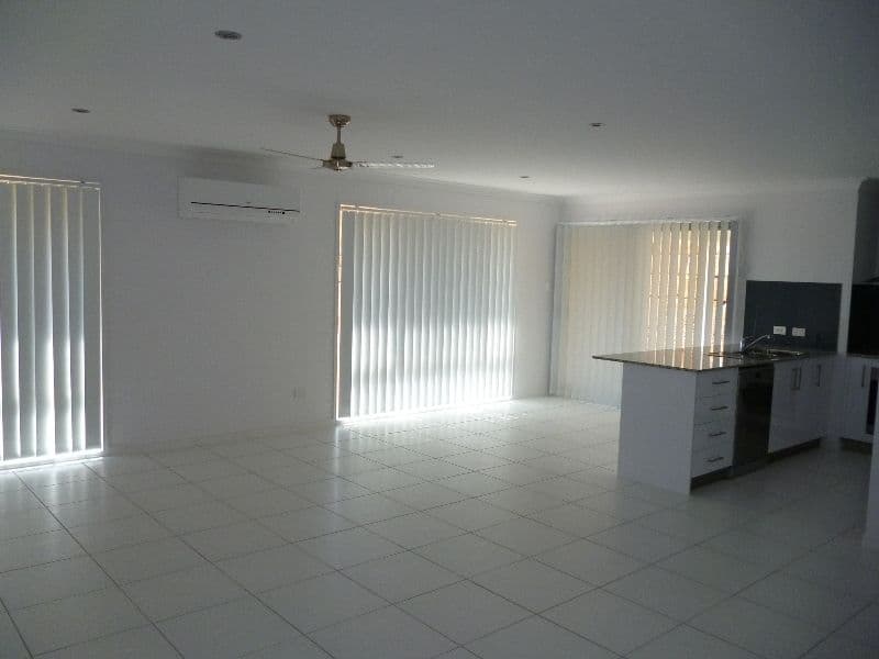 10 Carlisle Court, Bundamba QLD 4304, Bundamba - Thumbnail 2