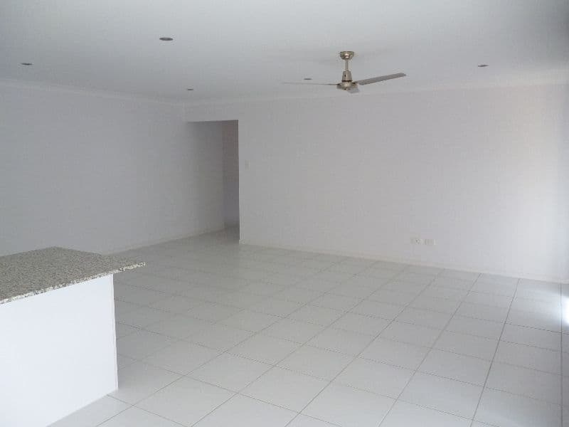 10 Carlisle Court, Bundamba QLD 4304, Bundamba - Thumbnail 4