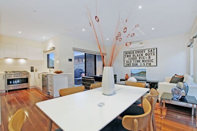 152 Broadway, Reservoir VIC 3073, Reservoir - Thumbnail 2