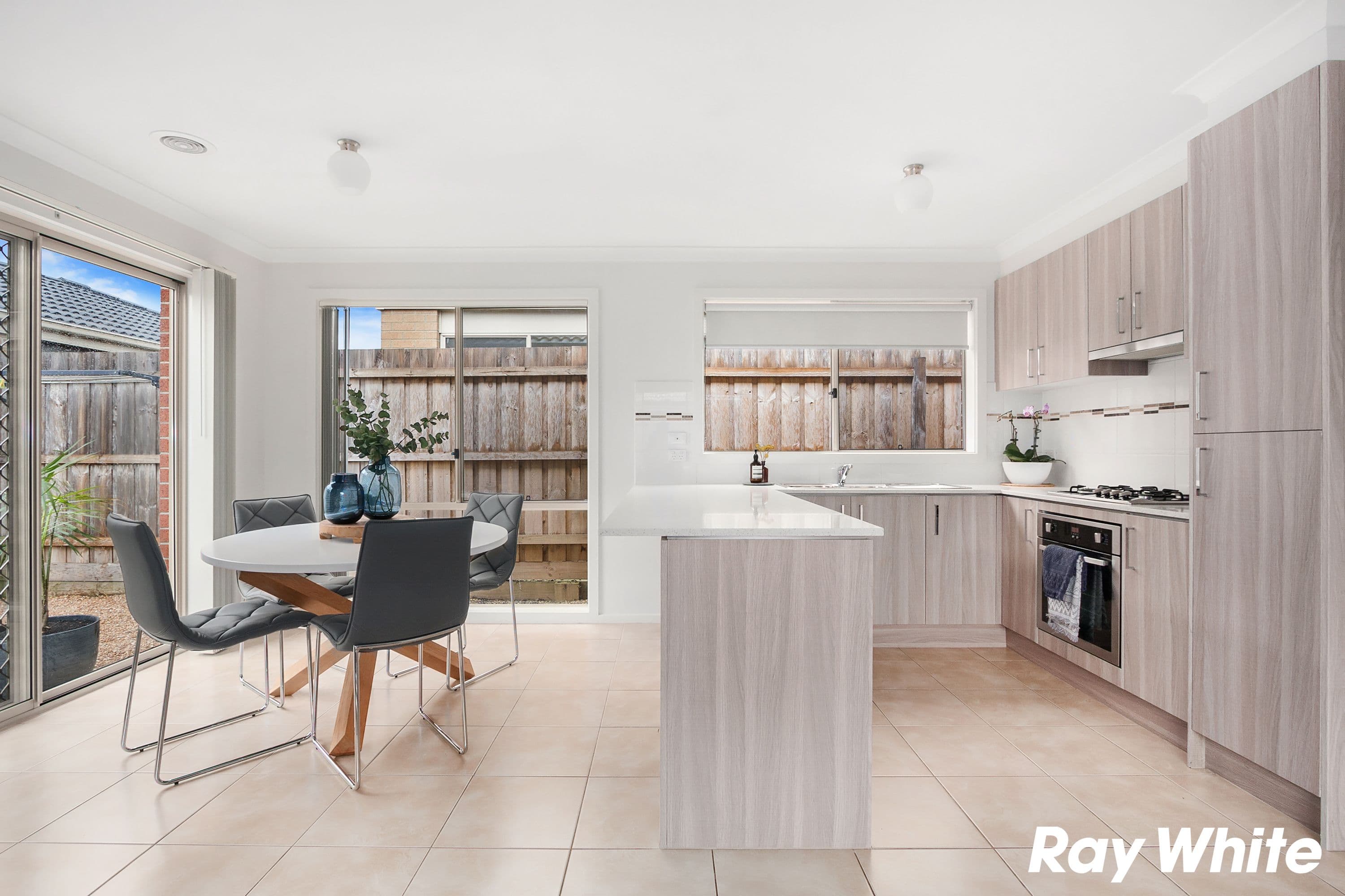 9 Shakespeare Court, Drouin VIC 3818, Drouin - Thumbnail 3