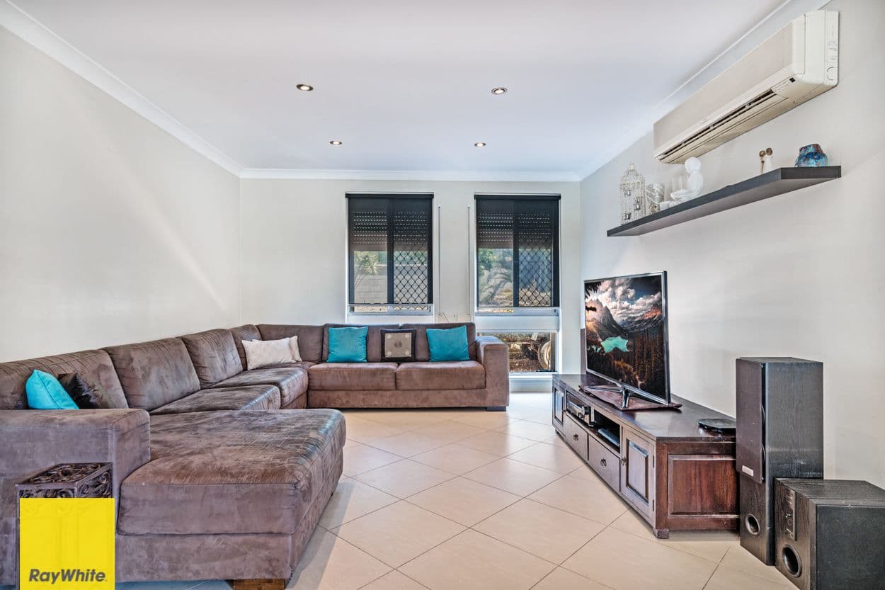 15 Lanrick Place, Girrawheen WA 6064, Girrawheen - Thumbnail 4