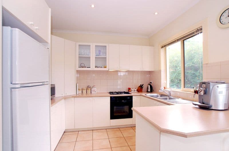24   Aurisch Avenue, GLEN WAVERLEY VIC 3150, Glen Waverley - Thumbnail 3