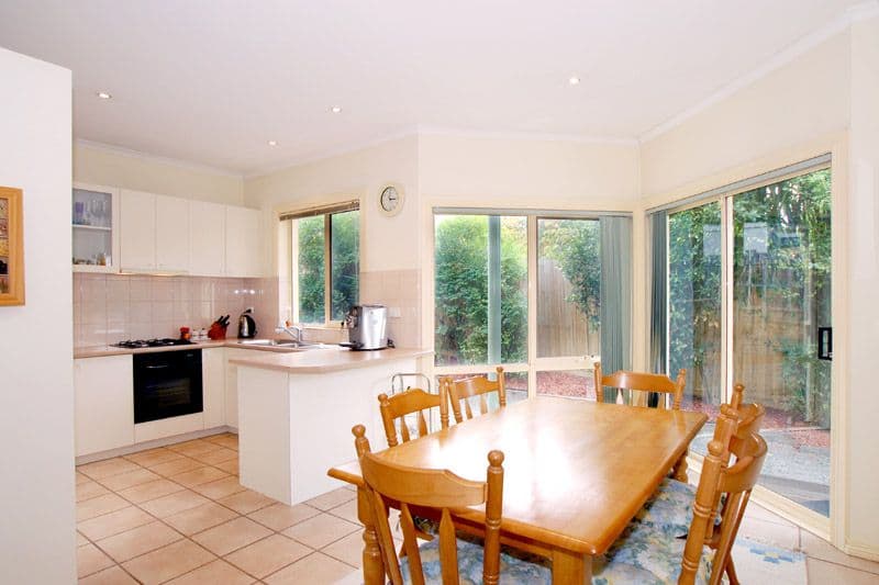 24   Aurisch Avenue, GLEN WAVERLEY VIC 3150, Glen Waverley - Thumbnail 4