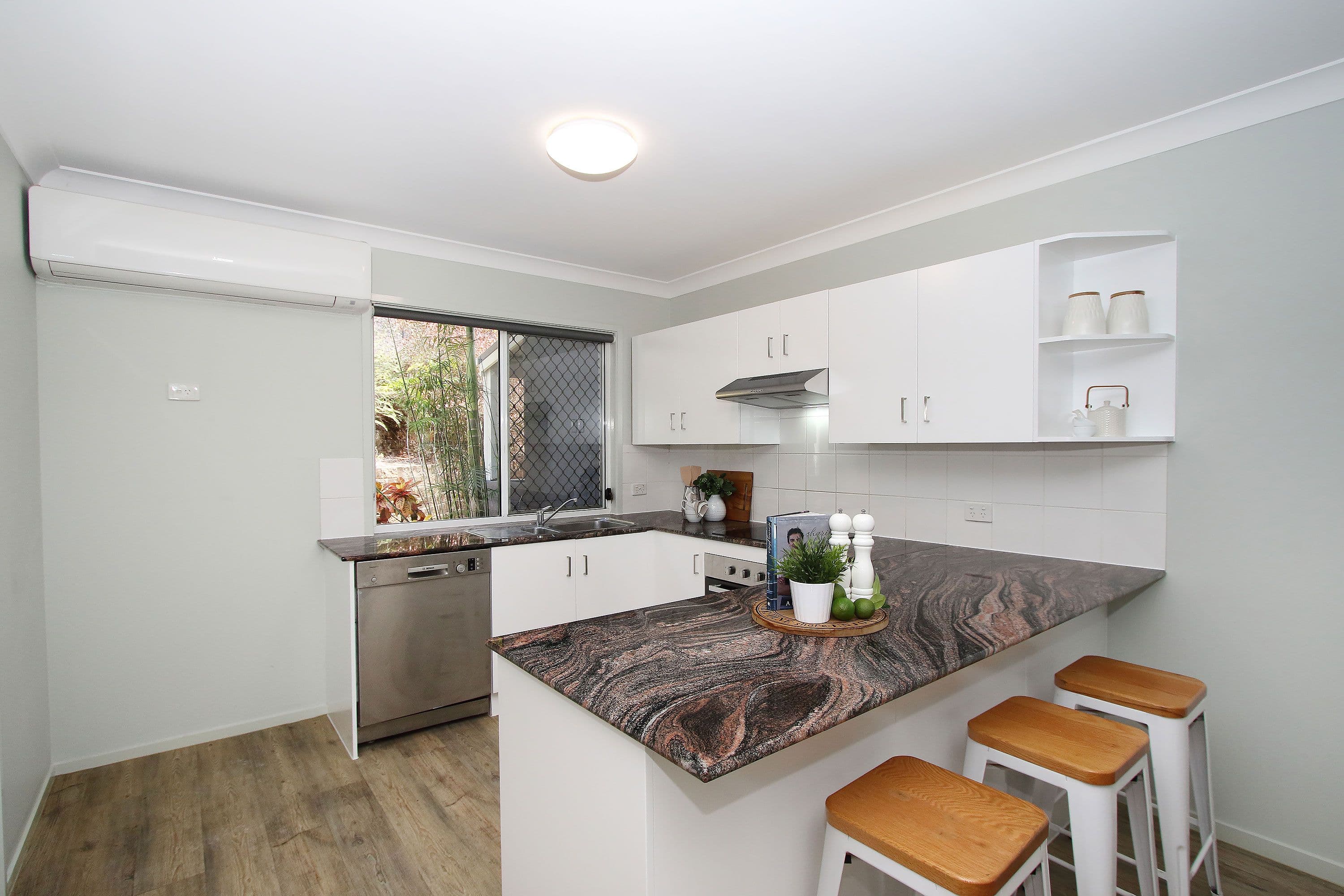 206 D'Arcy Road, Seven Hills QLD 4170, Seven Hills - Thumbnail 8