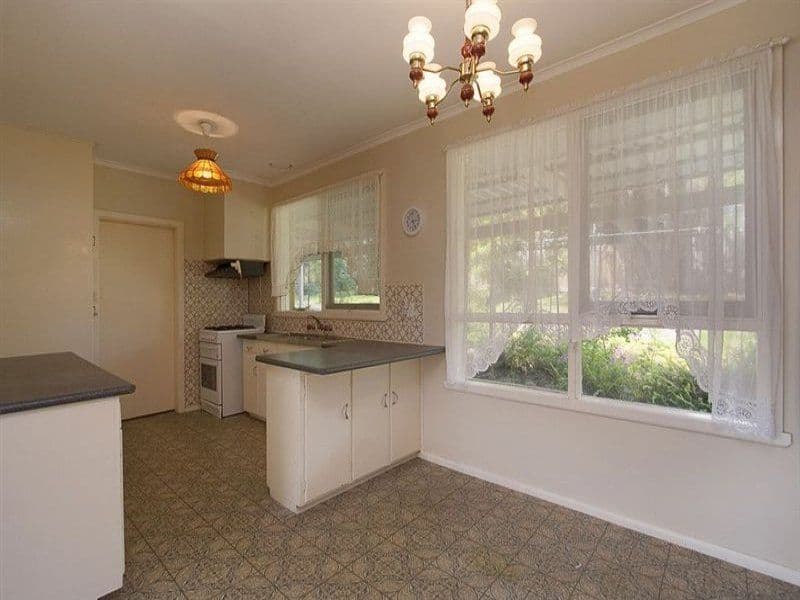 13 Stockton Avenue, FERNTREE GULLY VIC 3156, Ferntree Gully - Thumbnail 2