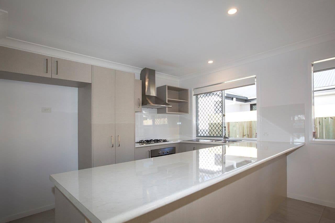 10 Firetail Street, Deebing Heights QLD 4306, Deebing Heights - Thumbnail 2